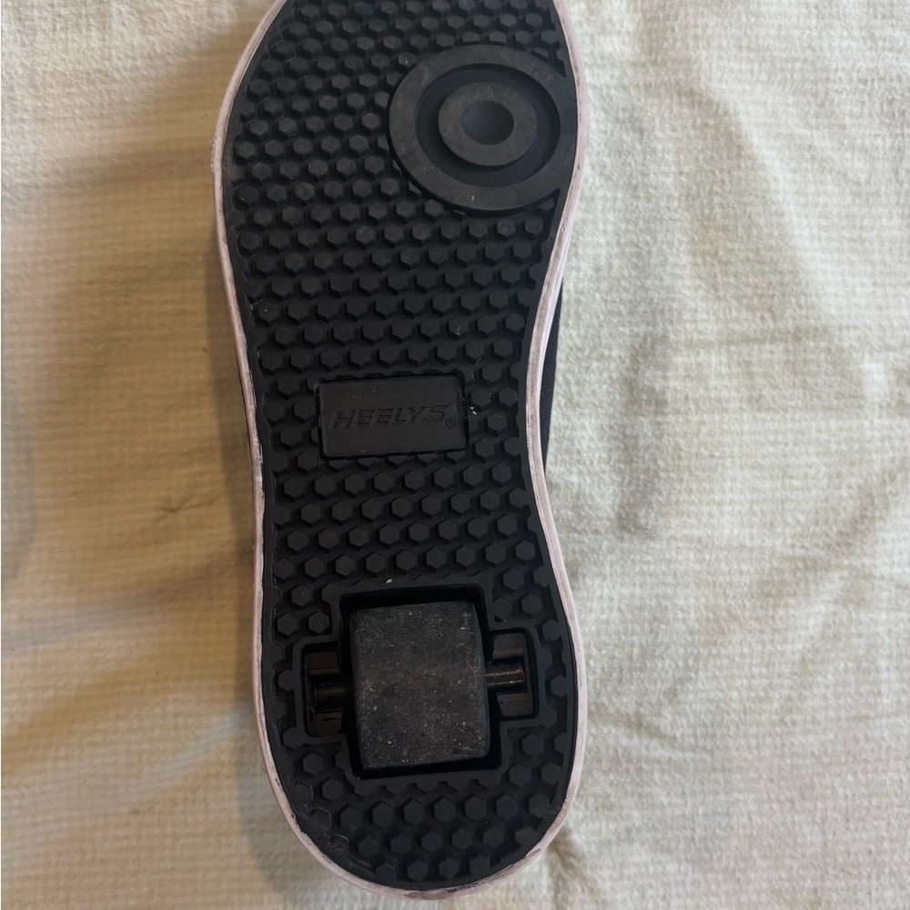 Heelys Black and White Skate Shoes - Picture 2 of 3